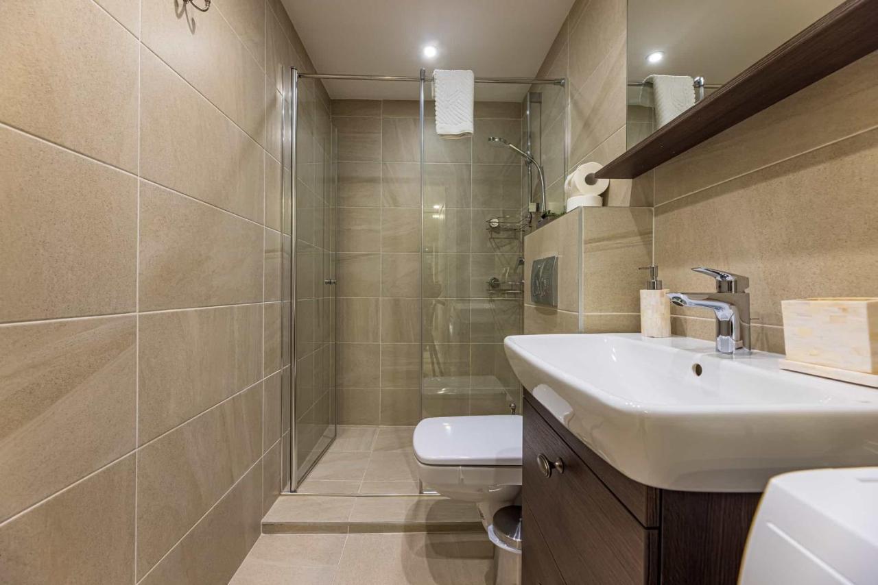 פלאנגה Central Square Apartments מראה חיצוני תמונה