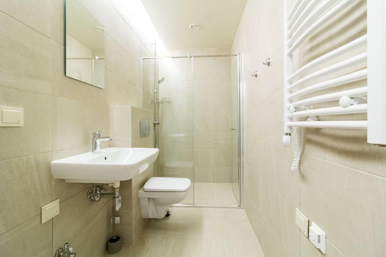 פלאנגה Central Square Apartments מראה חיצוני תמונה