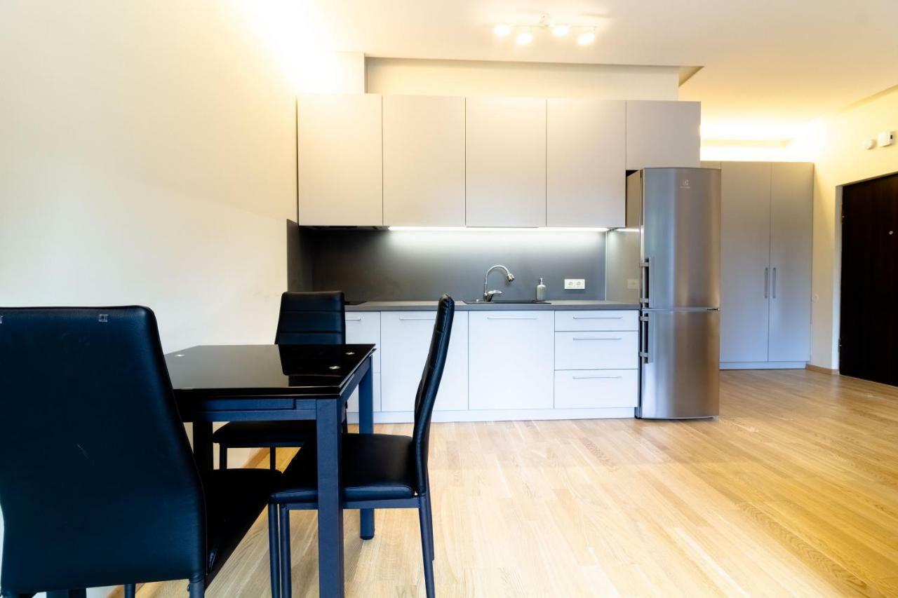 פלאנגה Central Square Apartments מראה חיצוני תמונה